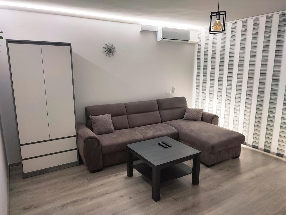 Apartman Levi Pula Exteriör bild