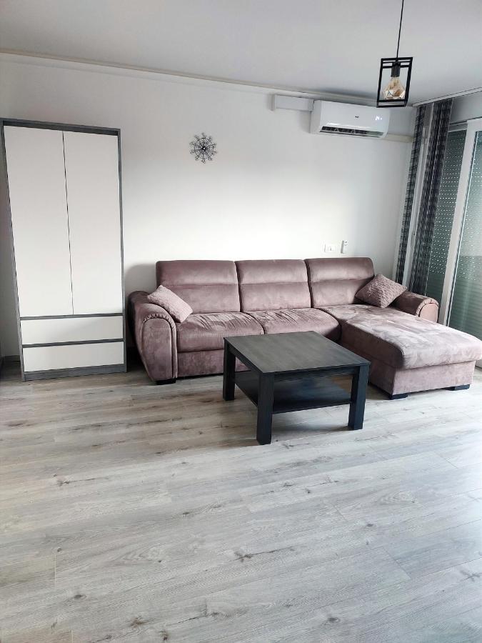 Apartman Levi Pula Exteriör bild